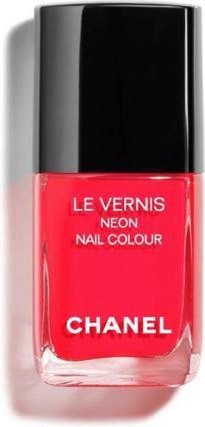 chanel vernis neon scenario 604|Chanel le vernis shades.